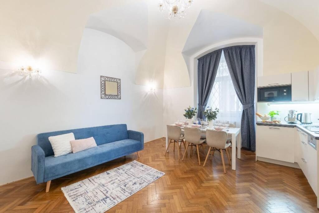 Rose Apartments / Romantic & Cozy / City Center Praga Exterior foto